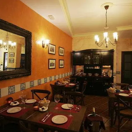 Casa Palacio De Los Leones 